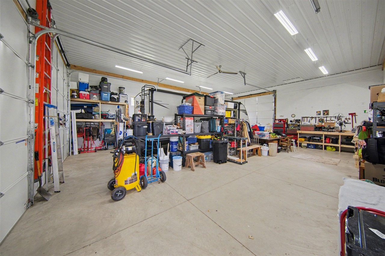 302 Hillsdale Street, Jackson, MI, 49202-2244