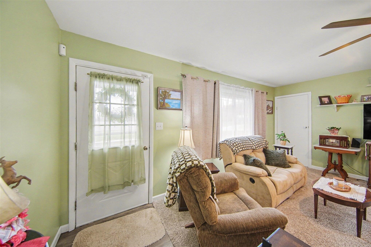 302 Hillsdale Street, Jackson, MI, 49202-2244