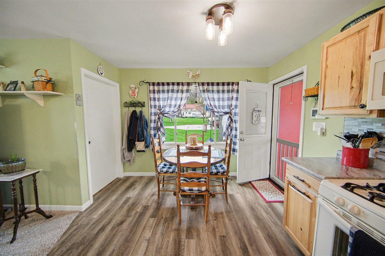 302 Hillsdale Street, Jackson, MI, 49202-2244