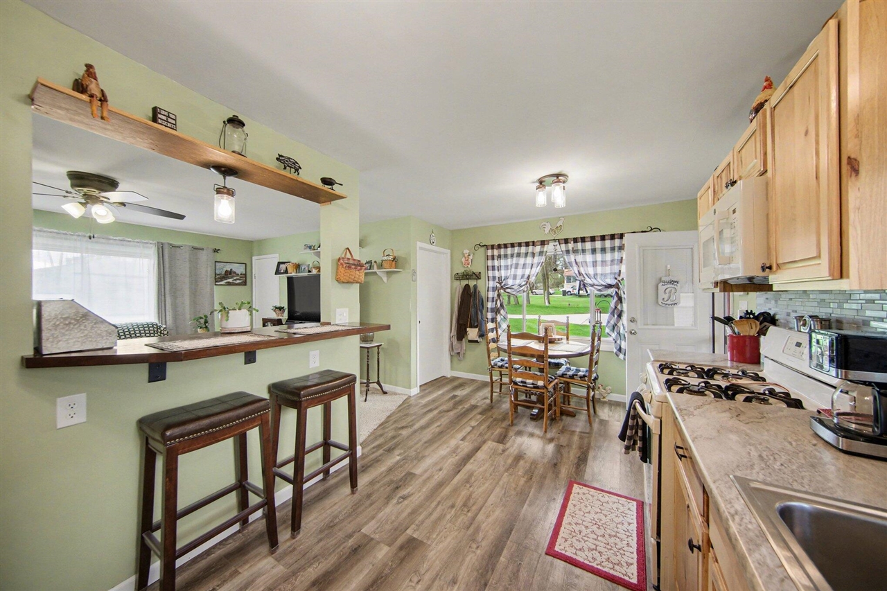 302 Hillsdale Street, Jackson, MI, 49202-2244