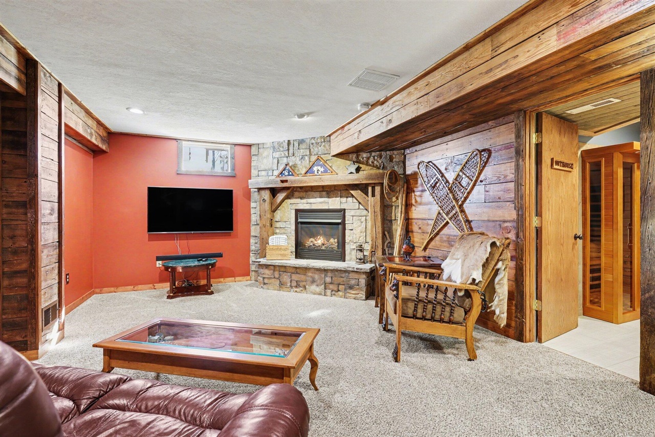 7150 Thornapple River Drive, Caledonia, MI, 49316-8306