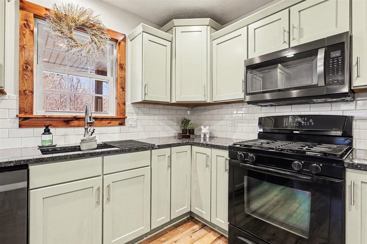 7150 Thornapple River Drive, Caledonia, MI, 49316-8306