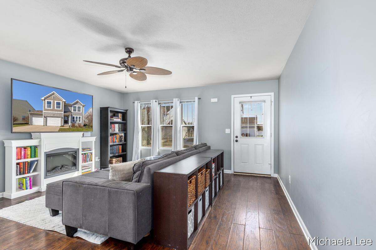 607 Nantucket Drive, Lansing, MI, 48906-5576