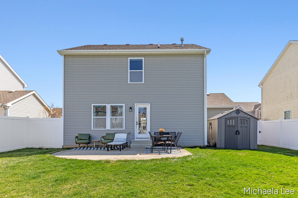 607 Nantucket Drive, Lansing, MI, 48906-5576
