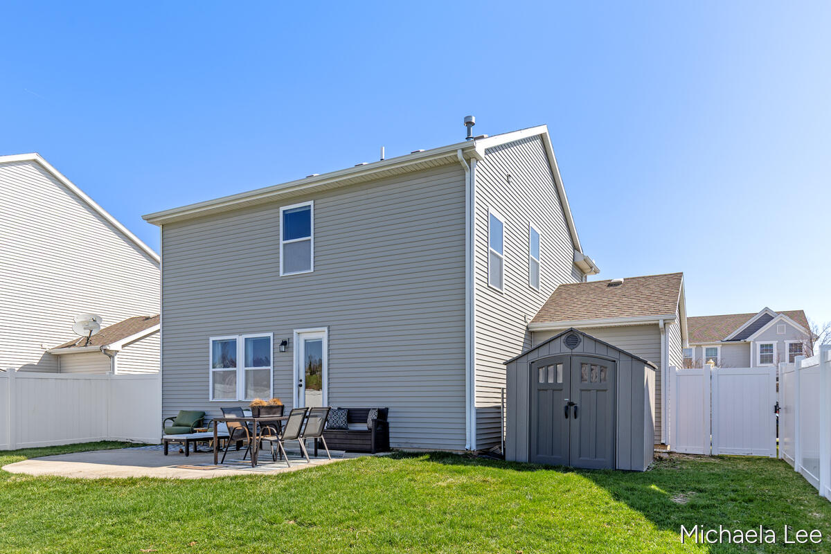 607 Nantucket Drive, Lansing, MI, 48906-5576