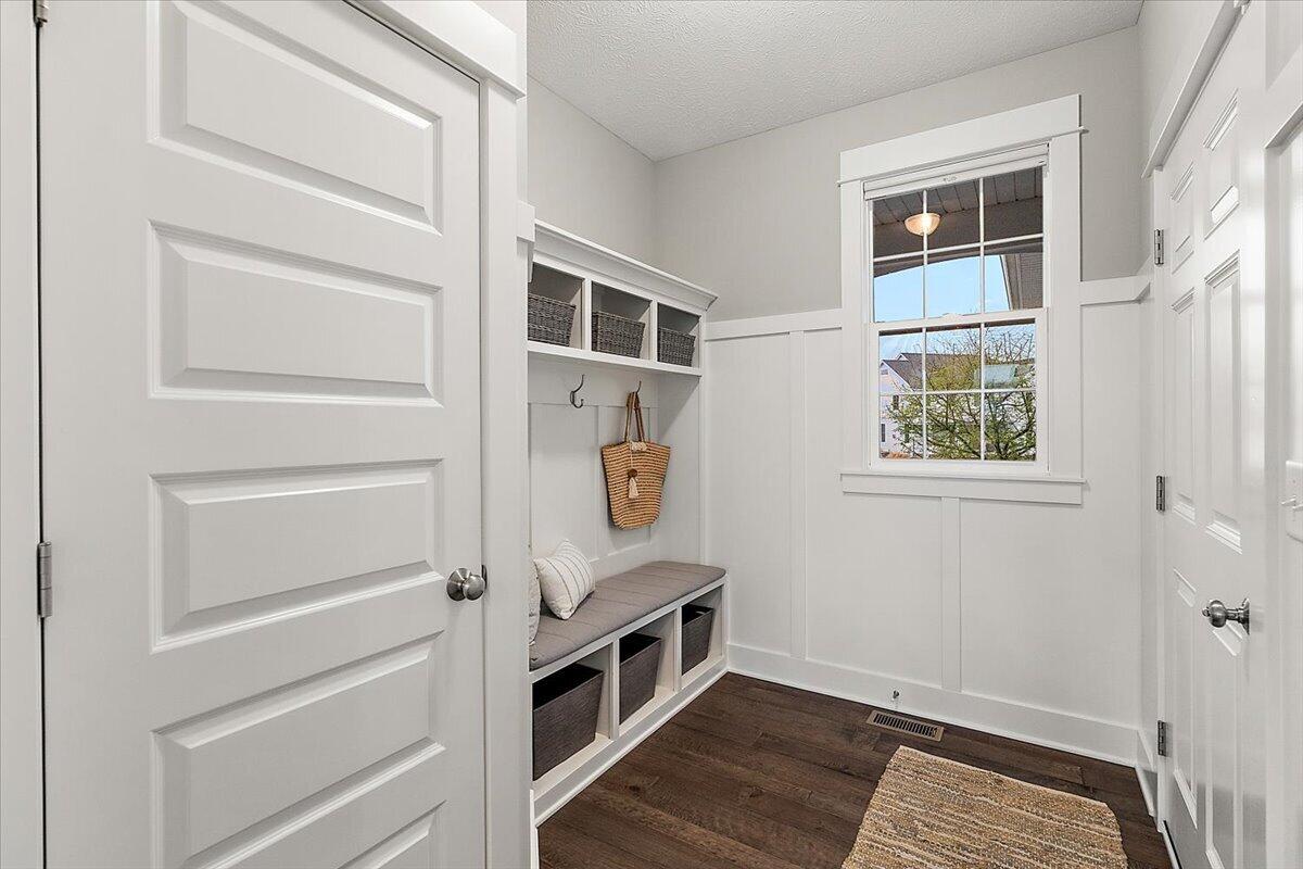 5734 Stonebridge Drive, Grandville, MI, 49418-3239