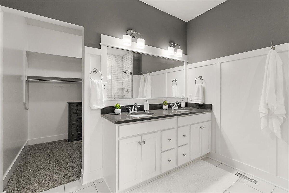 5734 Stonebridge Drive, Grandville, MI, 49418-3239