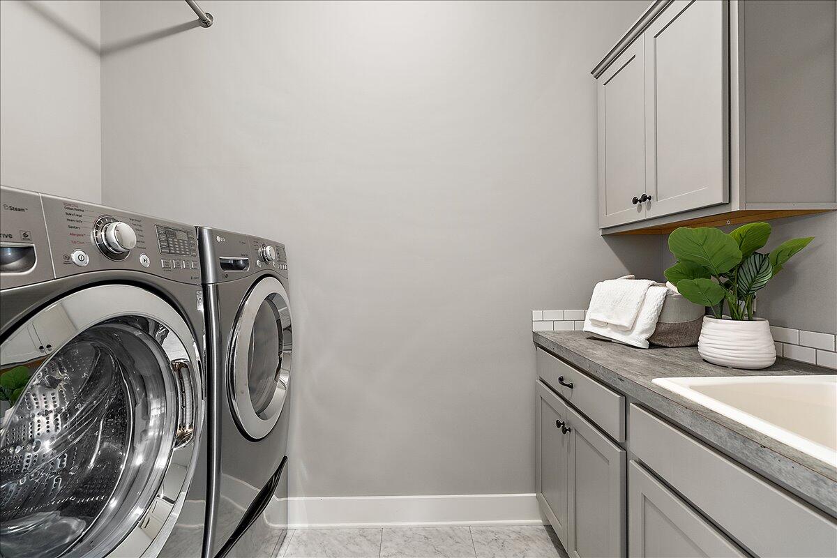 5734 Stonebridge Drive, Grandville, MI, 49418-3239