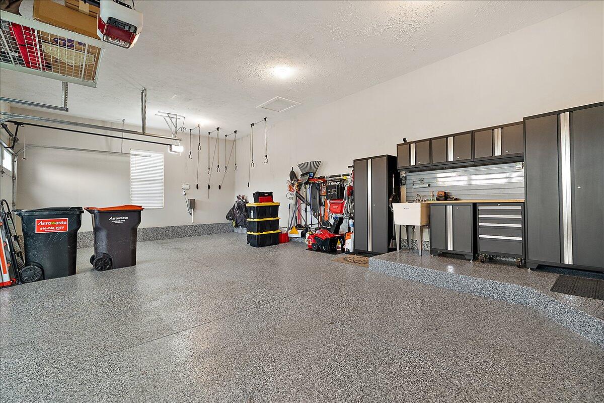 5734 Stonebridge Drive, Grandville, MI, 49418-3239