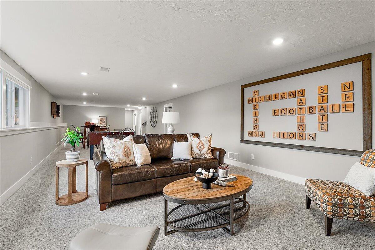 5734 Stonebridge Drive, Grandville, MI, 49418-3239