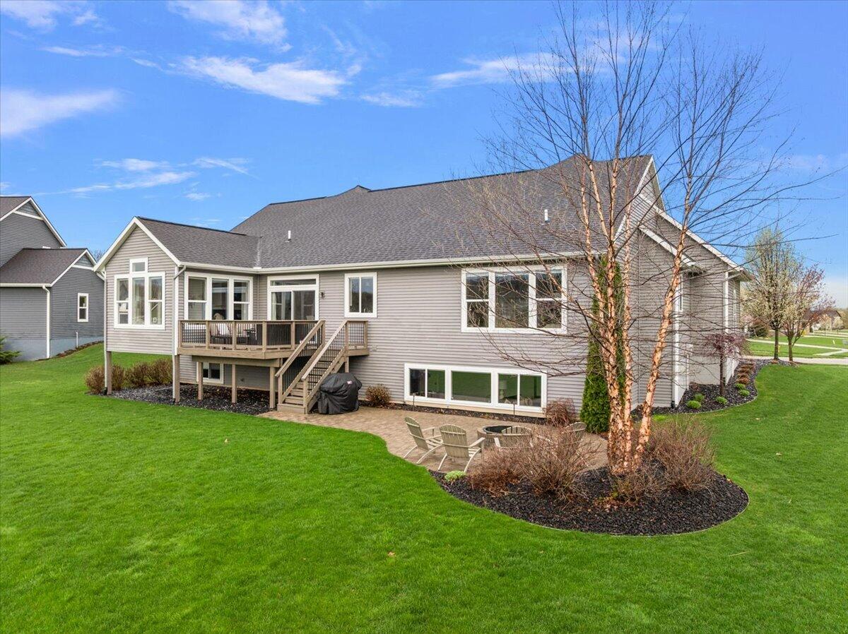 5734 Stonebridge Drive, Grandville, MI, 49418-3239