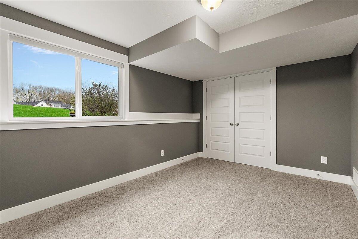 5734 Stonebridge Drive, Grandville, MI, 49418-3239