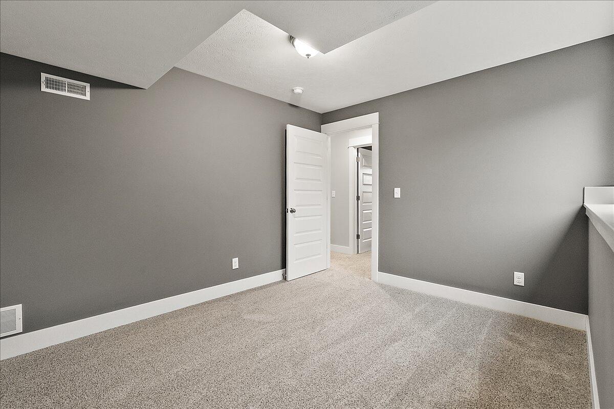 5734 Stonebridge Drive, Grandville, MI, 49418-3239