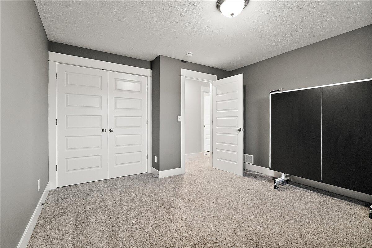 5734 Stonebridge Drive, Grandville, MI, 49418-3239