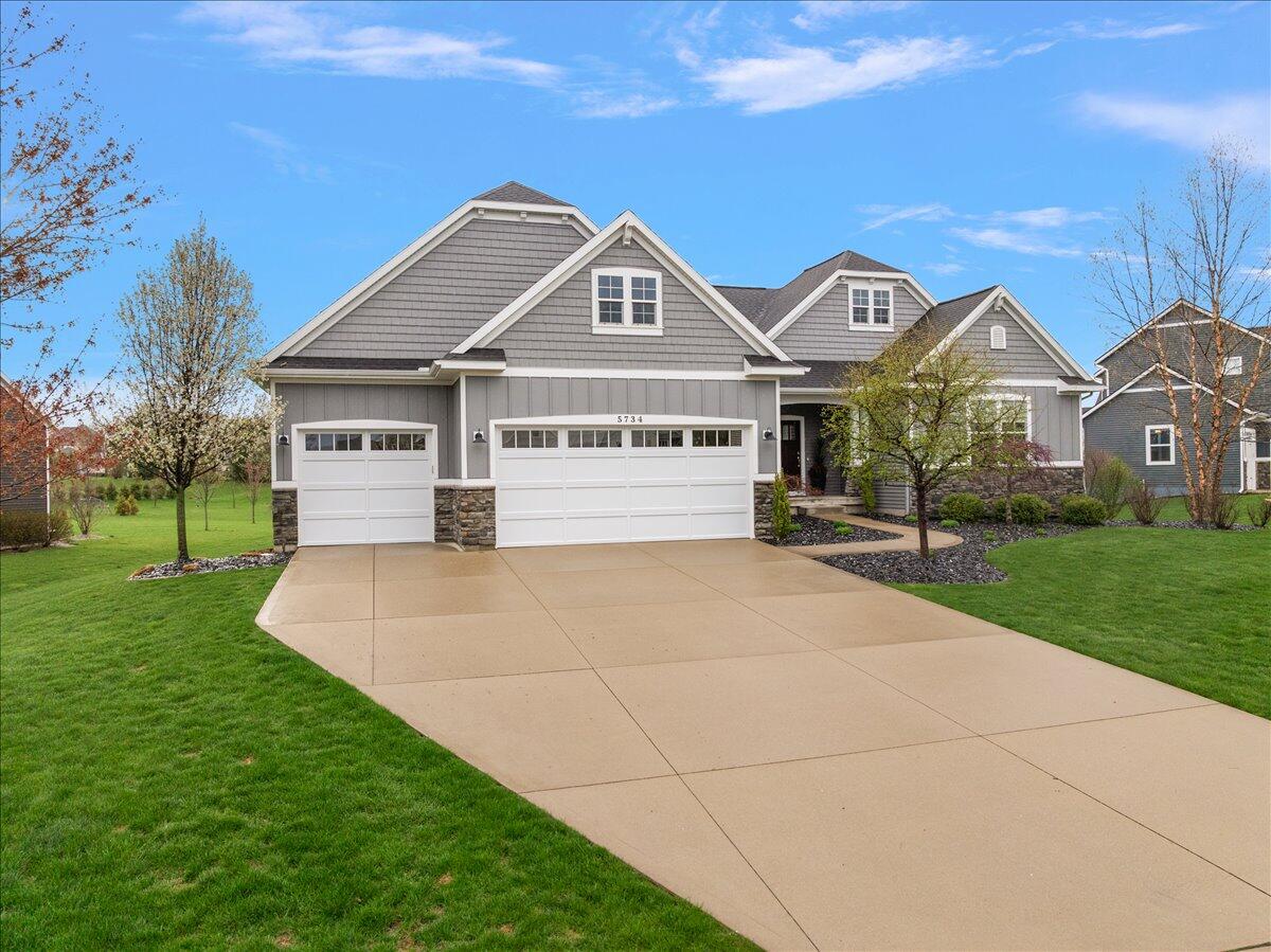 5734 Stonebridge Drive, Grandville, MI, 49418-3239
