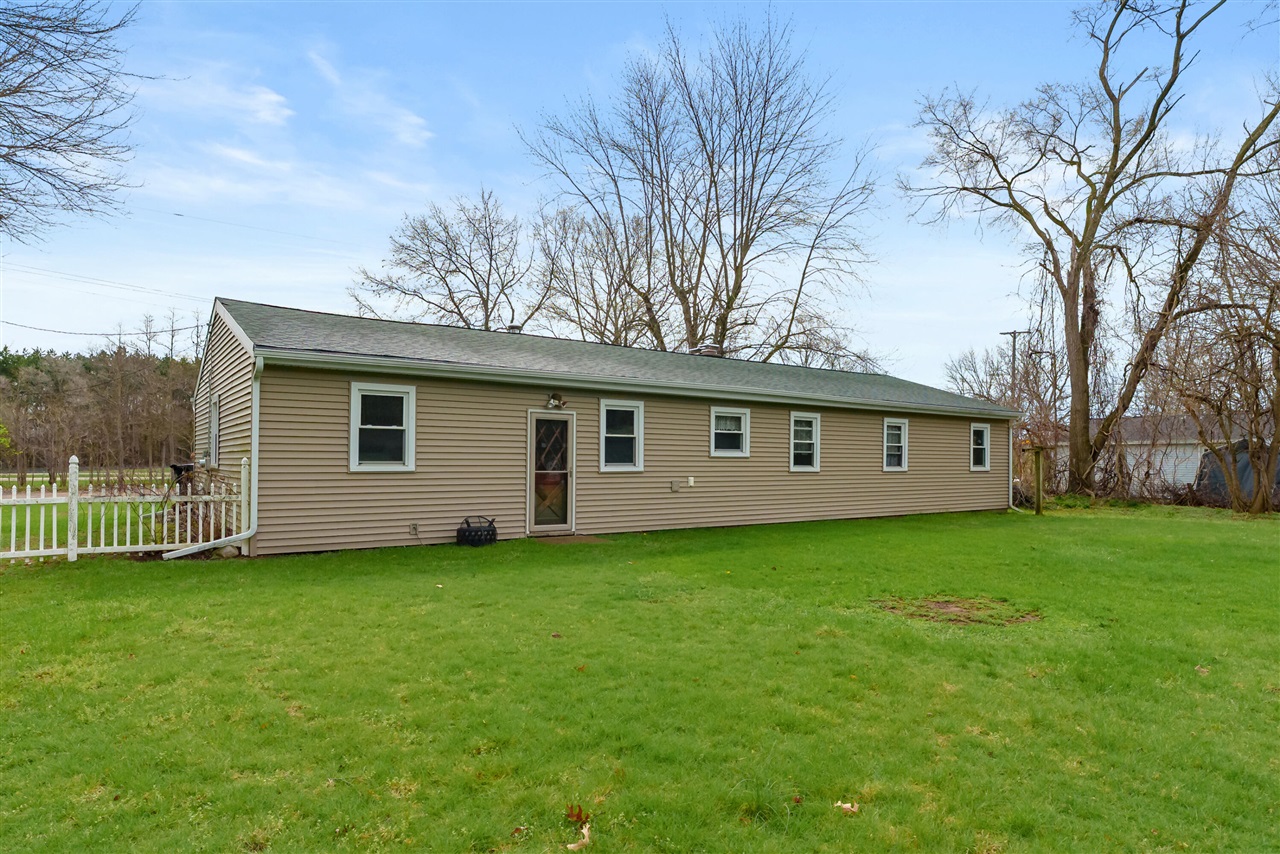 220 Mary Street, Plainwell, MI, 49080-1138