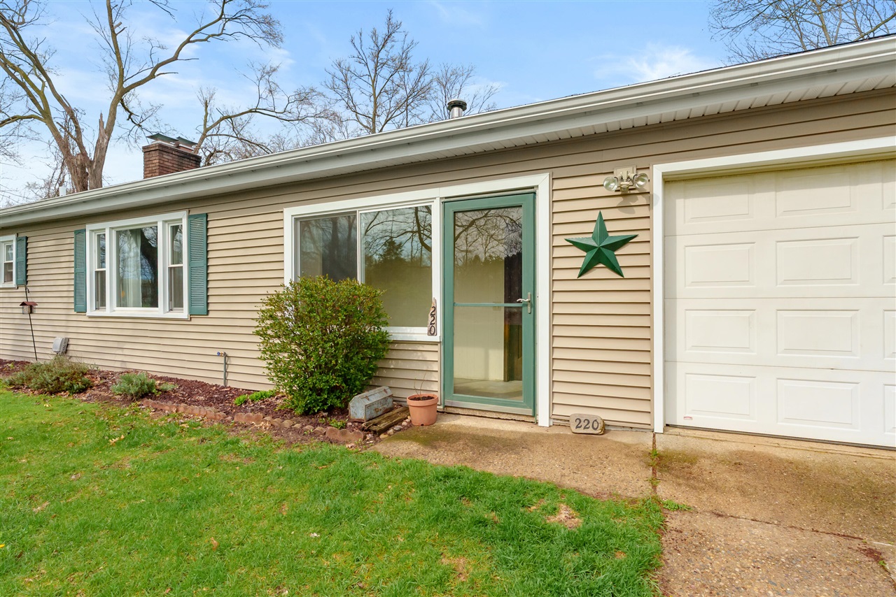 220 Mary Street, Plainwell, MI, 49080-1138