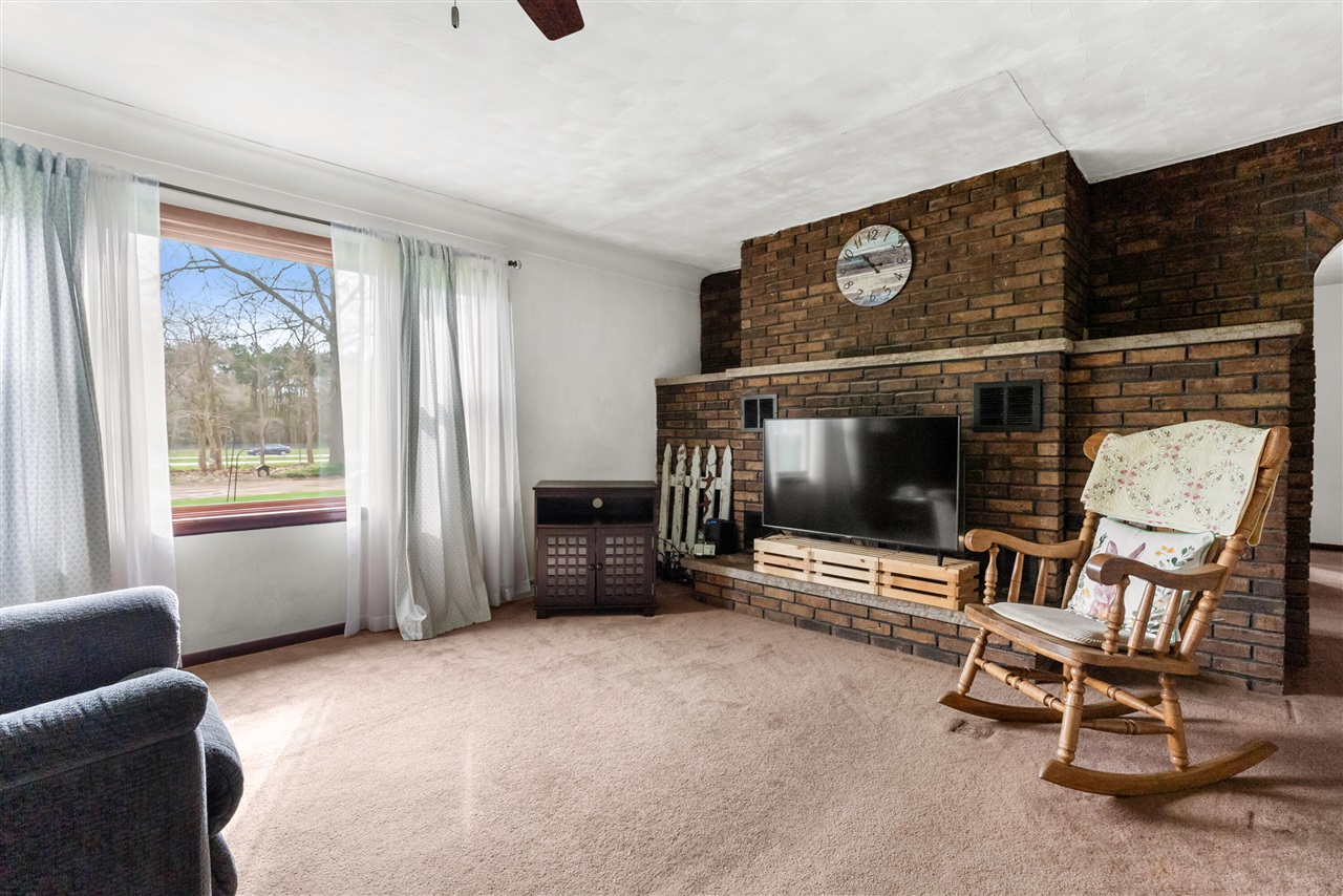 220 Mary Street, Plainwell, MI, 49080-1138