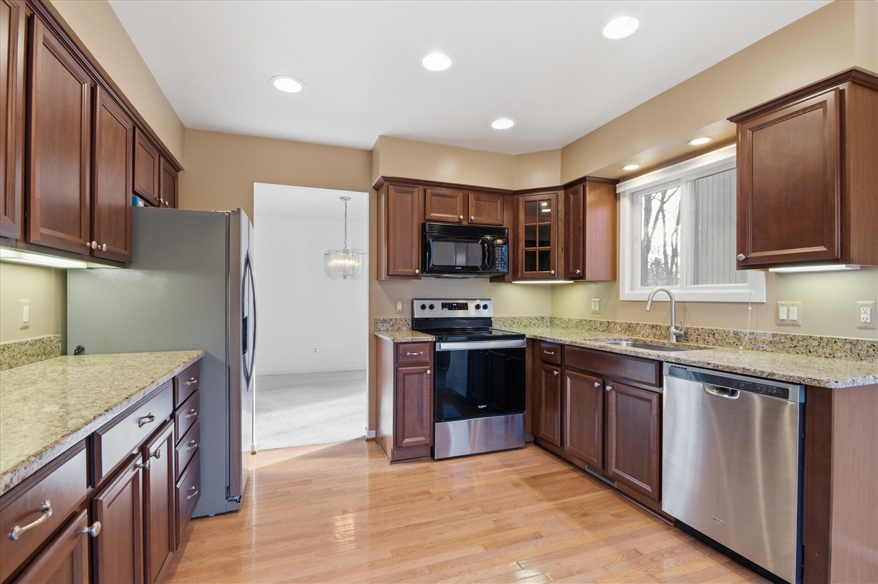 6241 Gatewood, West Bloomfield, MI, 48322-1066