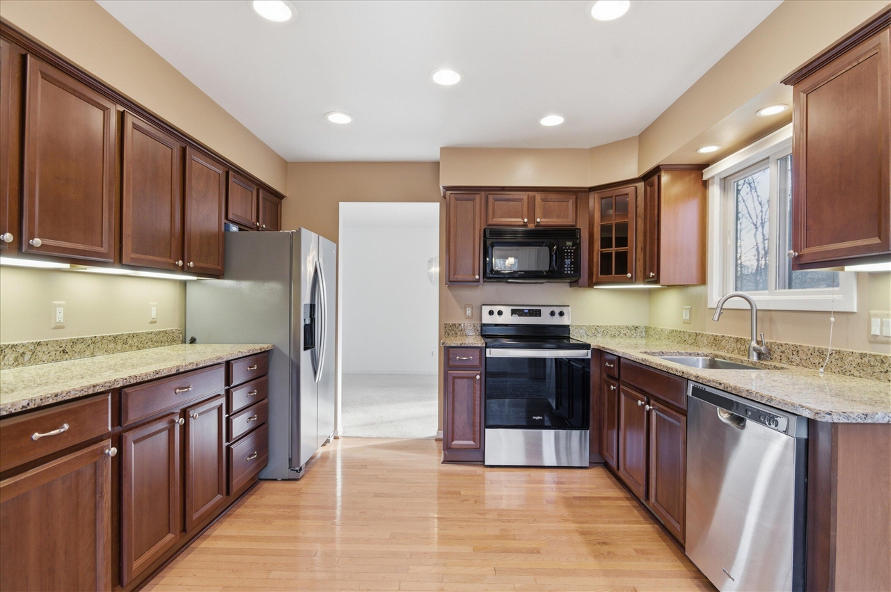 6241 Gatewood, West Bloomfield, MI, 48322-1066