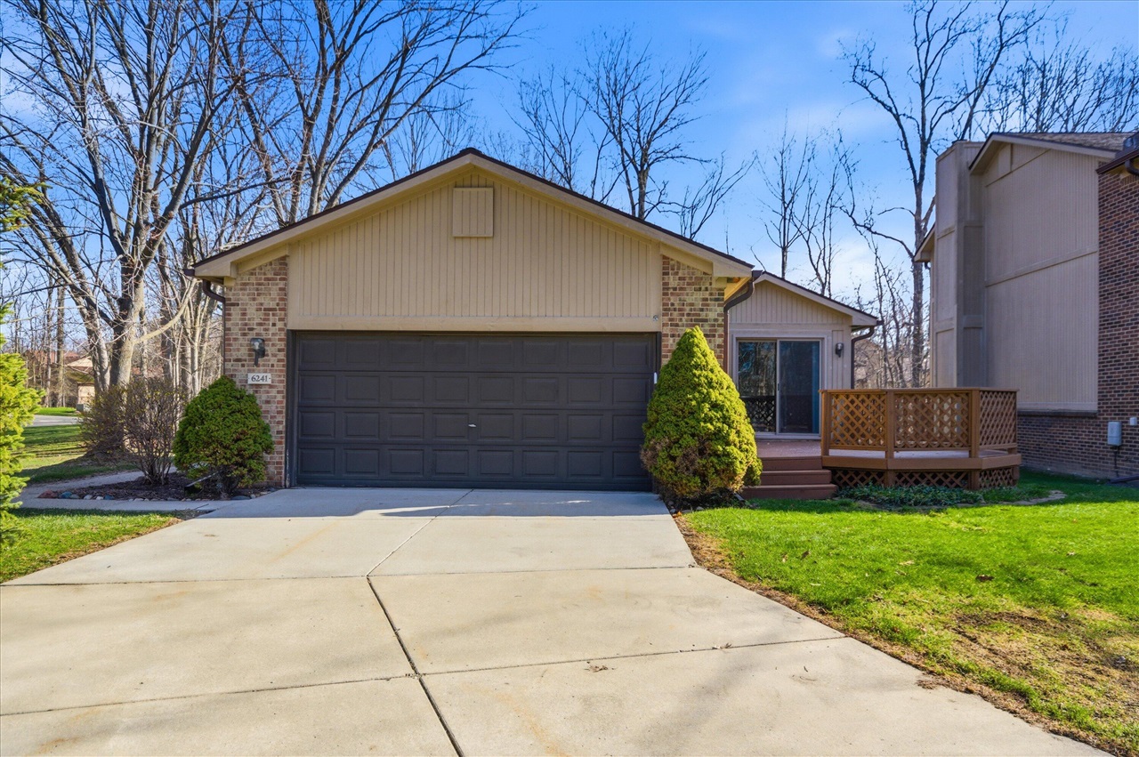 6241 Gatewood, West Bloomfield, MI, 48322-1066