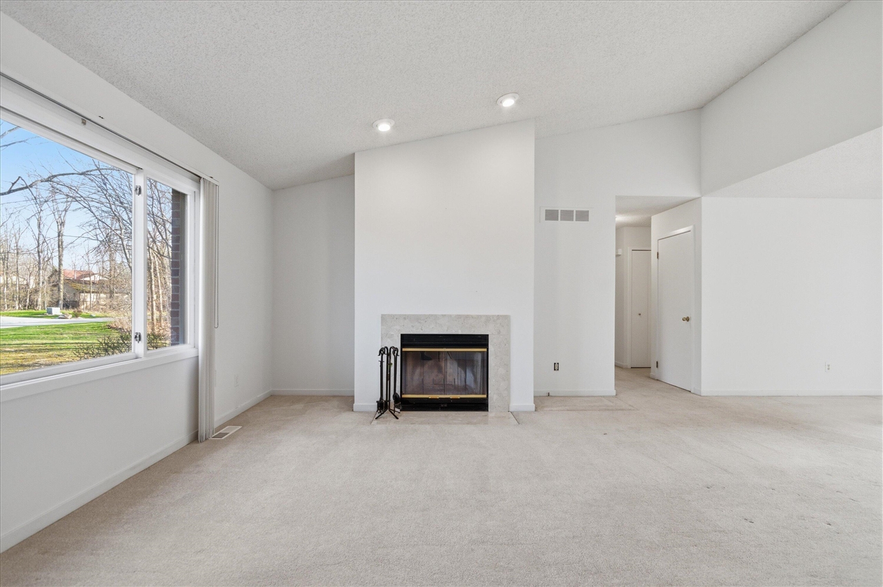 6241 Gatewood, West Bloomfield, MI, 48322-1066