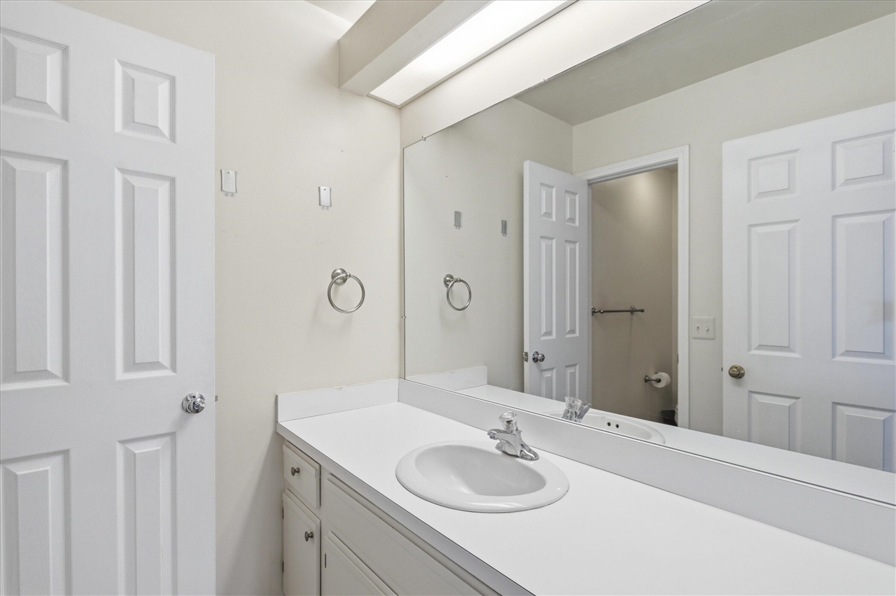 2670 Packard Road, Ann Arbor, MI, 48104-6831