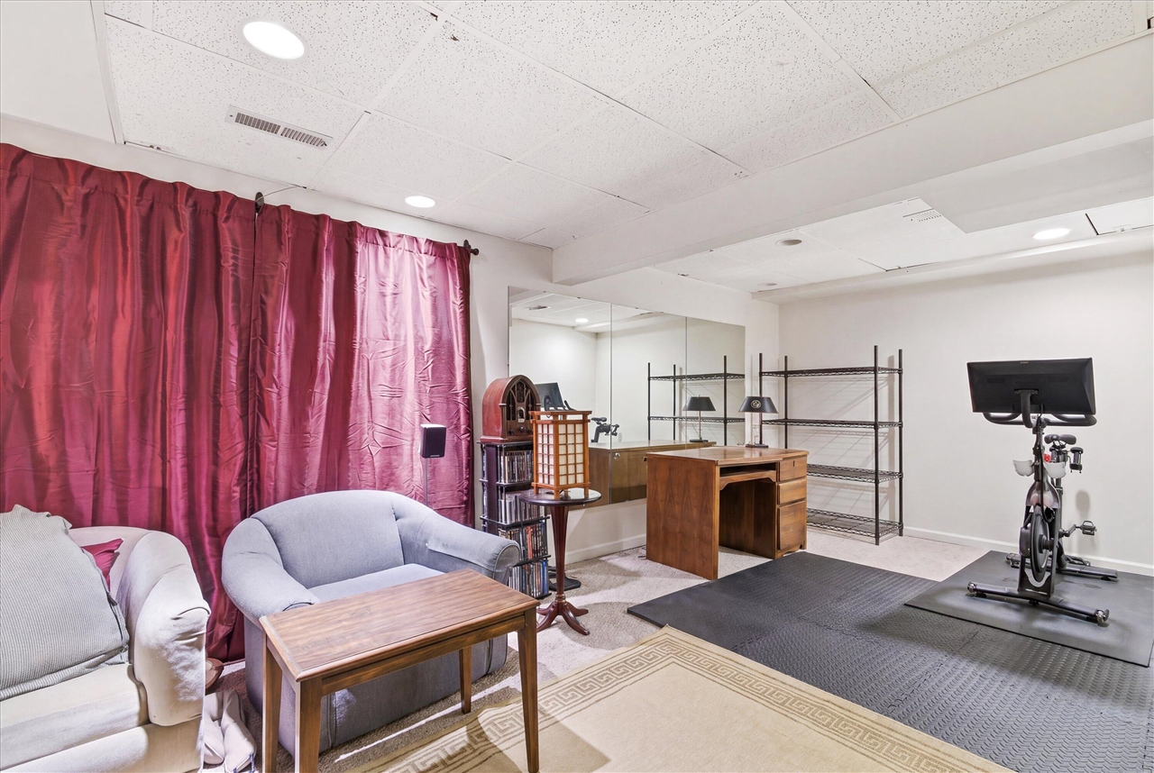 2670 Packard Road, Ann Arbor, MI, 48104-6831