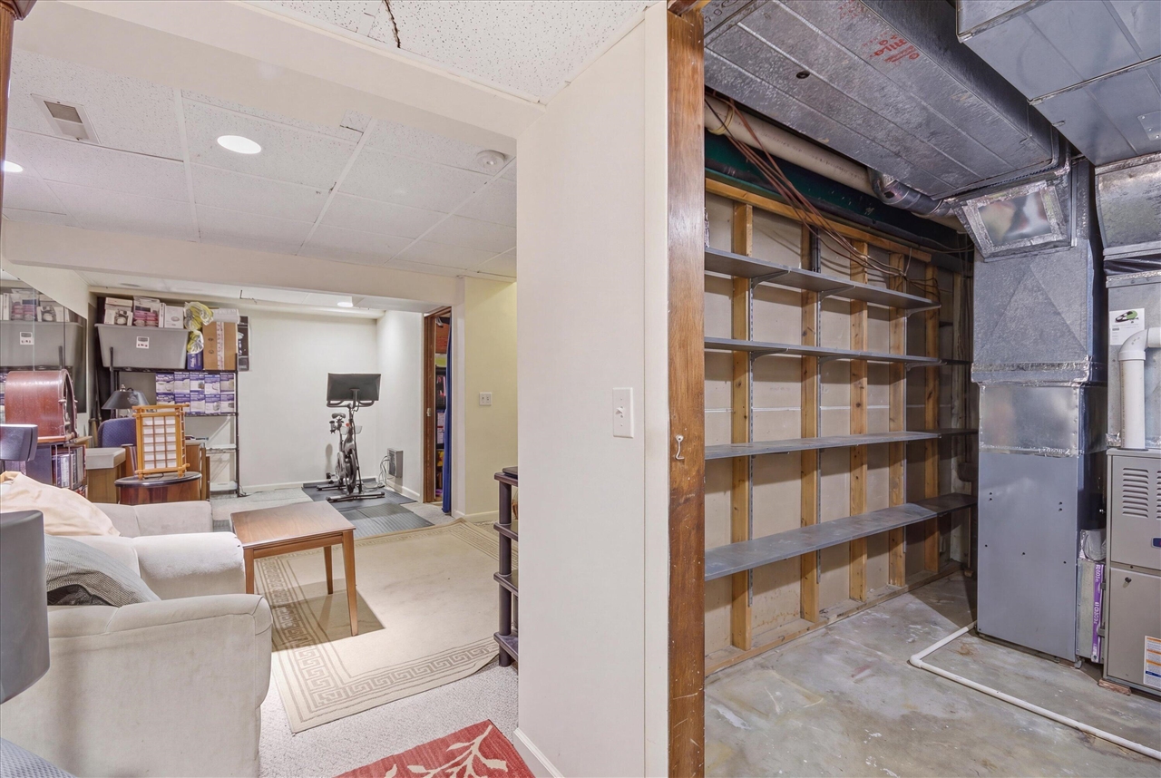 2670 Packard Road, Ann Arbor, MI, 48104-6831