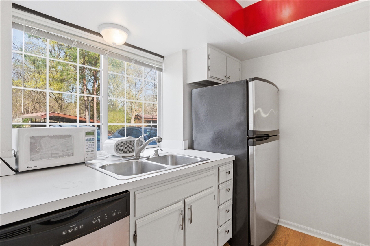 2670 Packard Road, Ann Arbor, MI, 48104-6831