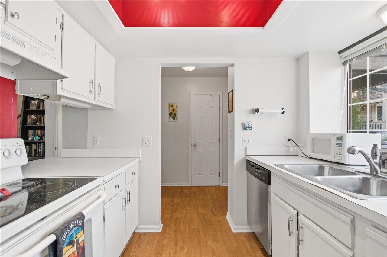 2670 Packard Road, Ann Arbor, MI, 48104-6831