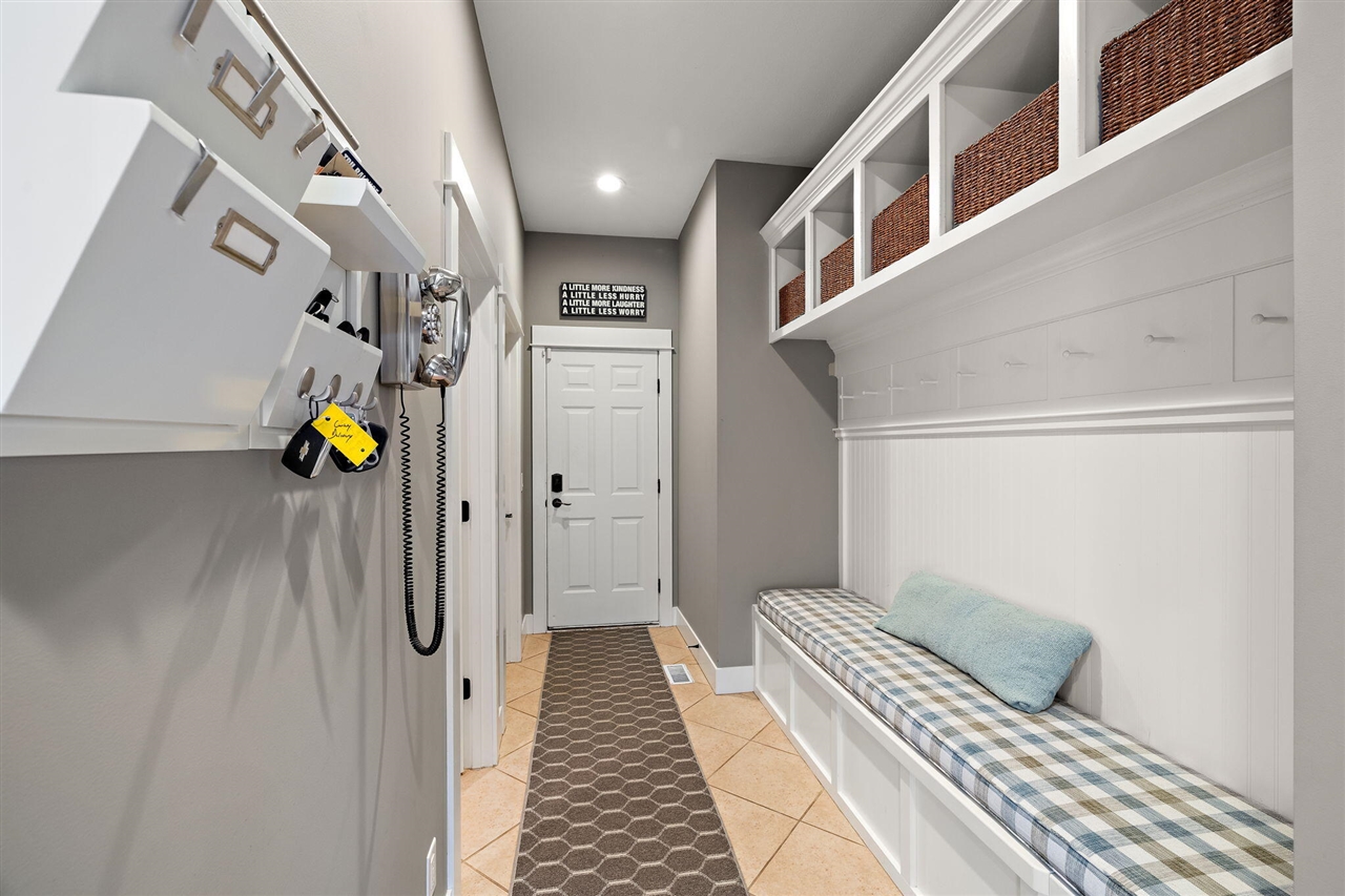 13090 Woodhaven Drive, Grand Haven, MI, 49417-8679