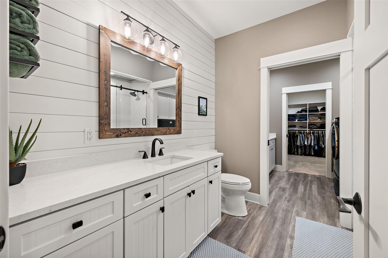 13090 Woodhaven Drive, Grand Haven, MI, 49417-8679