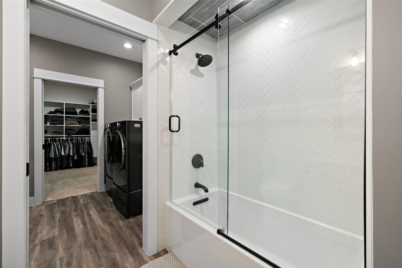 13090 Woodhaven Drive, Grand Haven, MI, 49417-8679