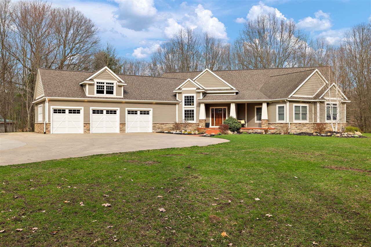 13090 Woodhaven Drive, Grand Haven, MI, 49417-8679