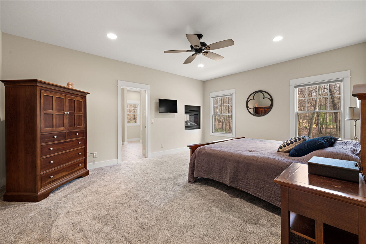 13090 Woodhaven Drive, Grand Haven, MI, 49417-8679