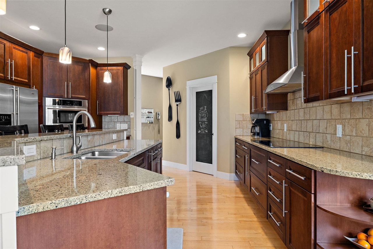 13090 Woodhaven Drive, Grand Haven, MI, 49417-8679