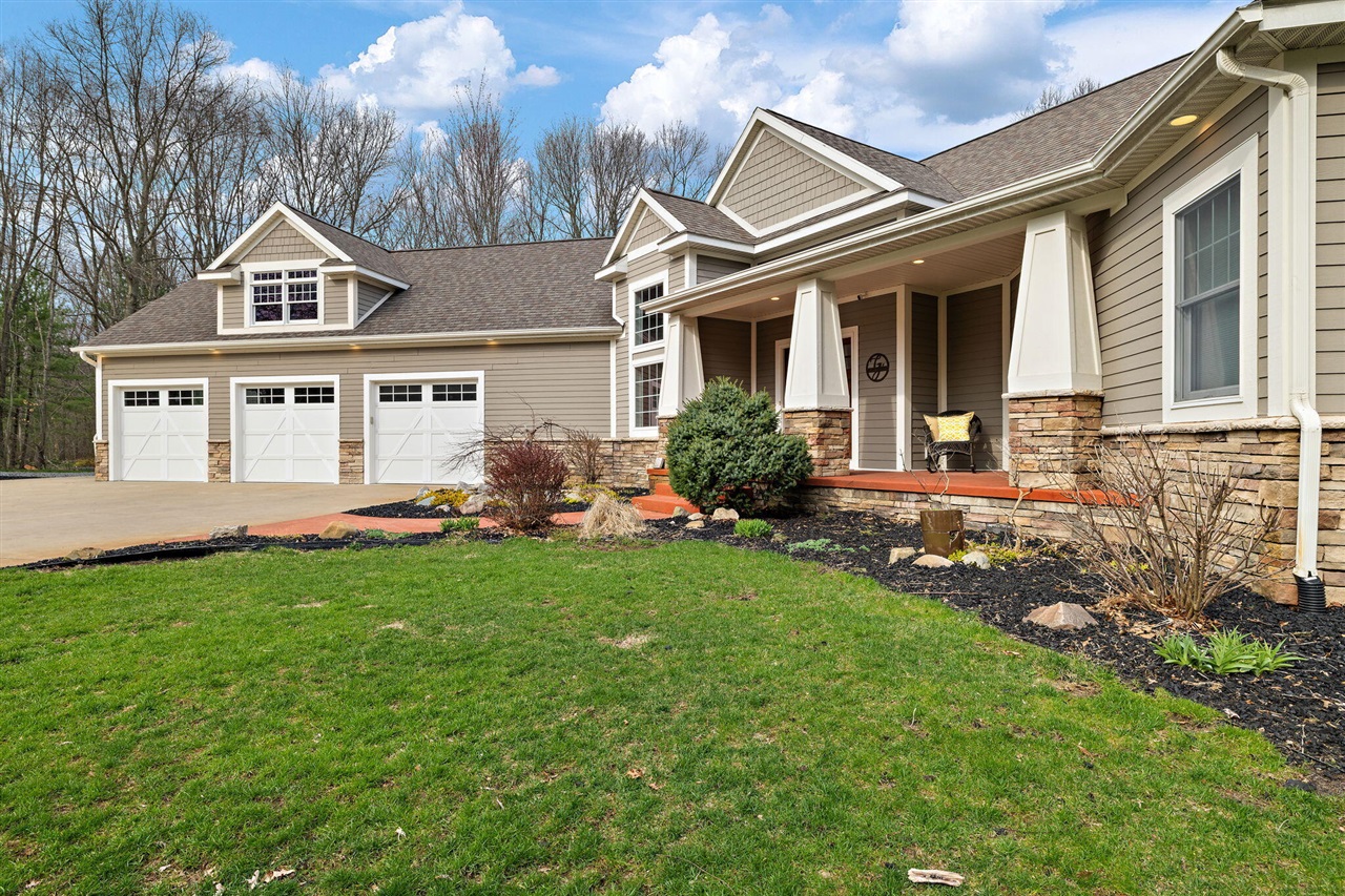 13090 Woodhaven Drive, Grand Haven, MI, 49417-8679