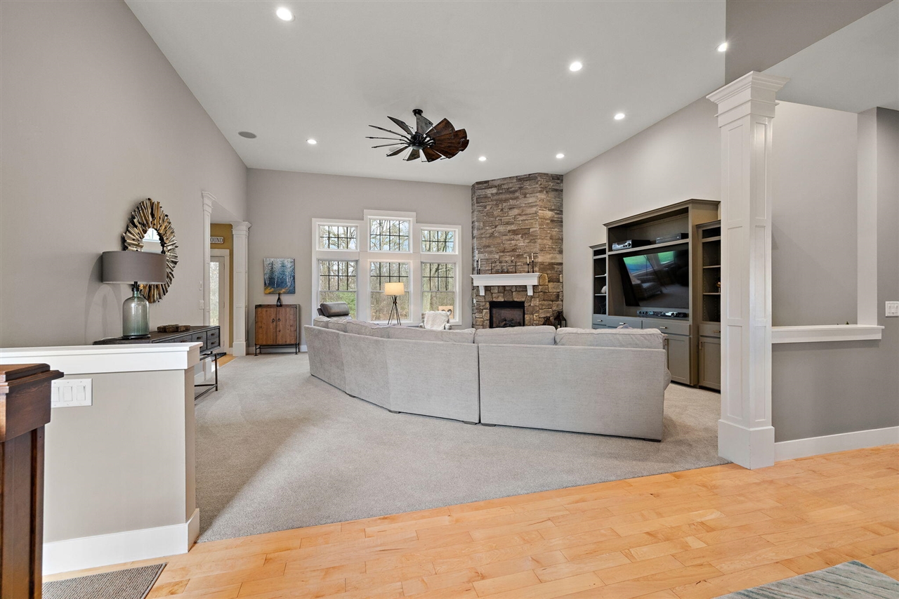 13090 Woodhaven Drive, Grand Haven, MI, 49417-8679