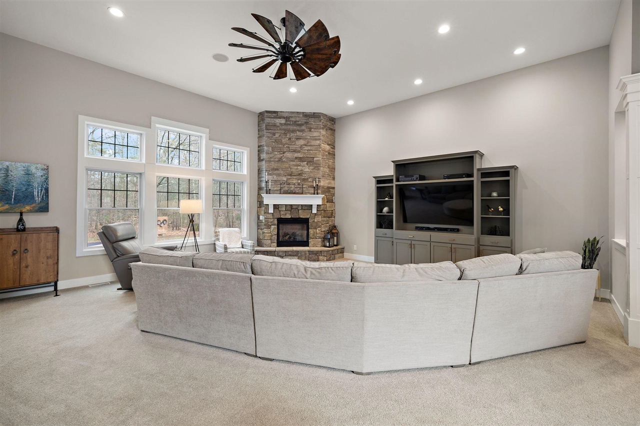 13090 Woodhaven Drive, Grand Haven, MI, 49417-8679