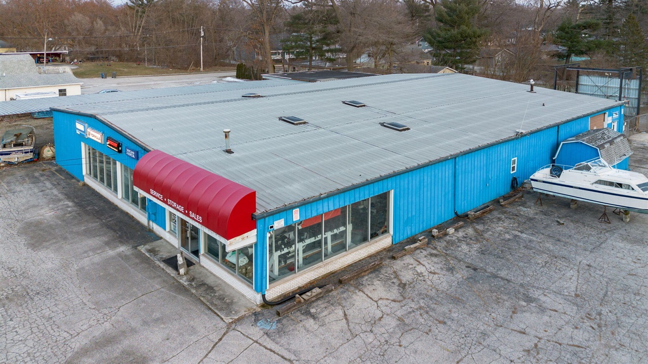 819 W Buffalo Street, New Buffalo, MI, 49117-1213