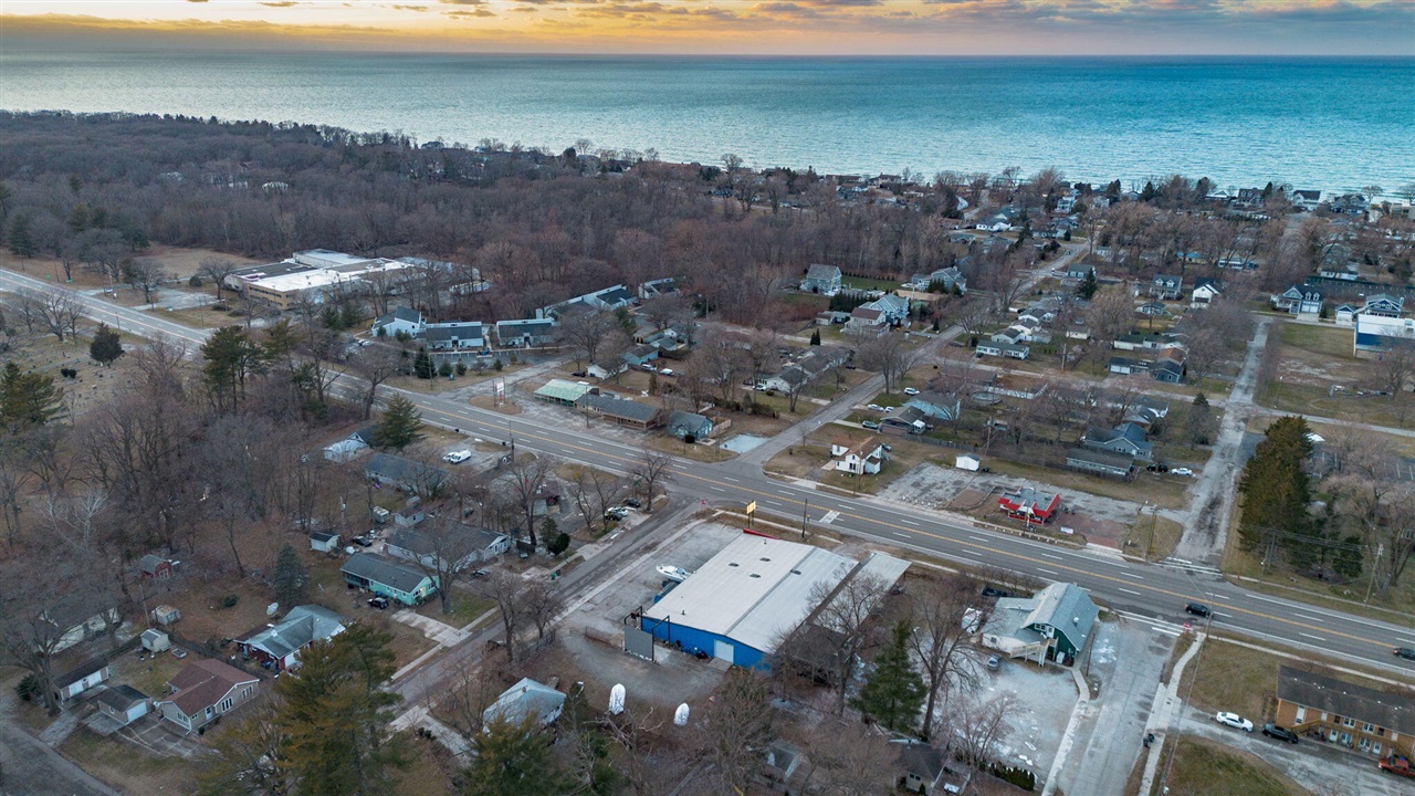 819 W Buffalo Street, New Buffalo, MI, 49117-1213