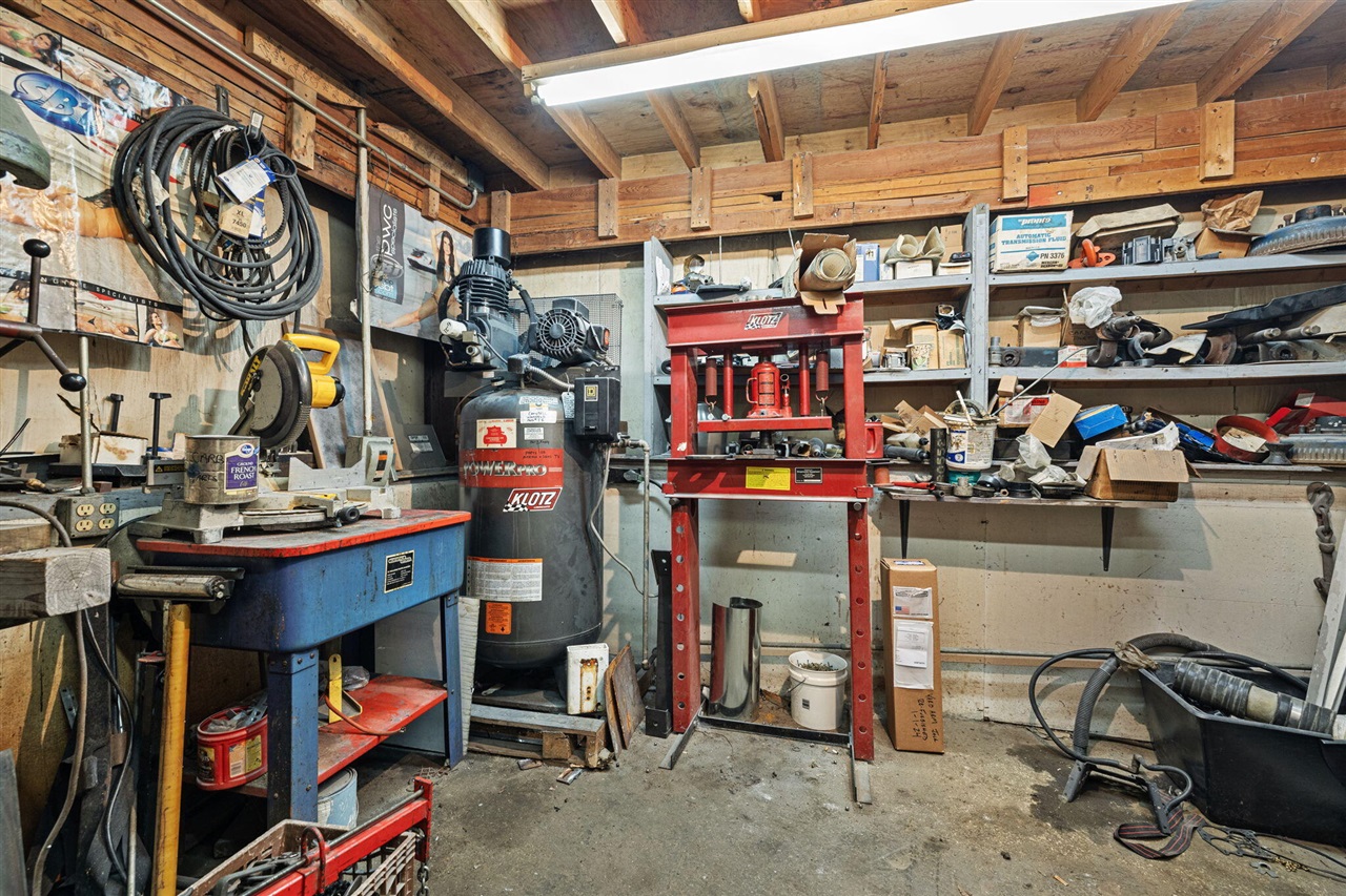 819 W Buffalo Street, New Buffalo, MI, 49117-1213