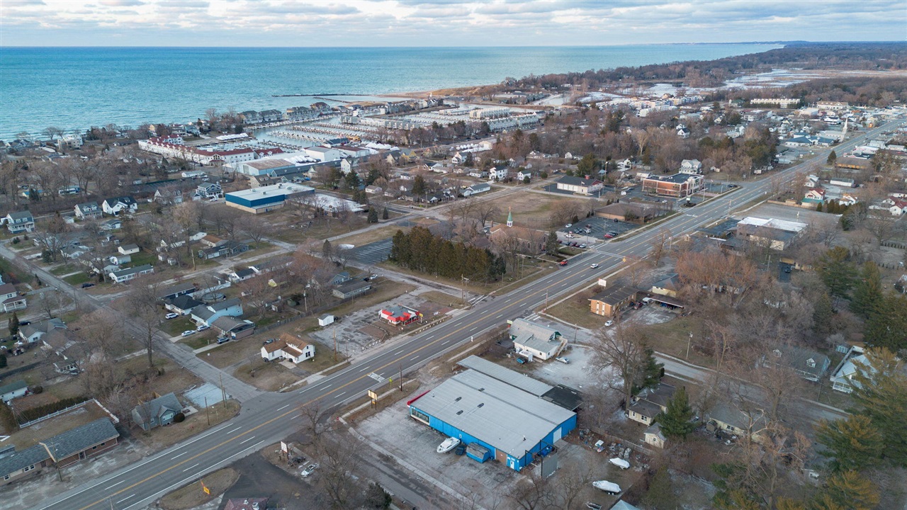 819 W Buffalo Street, New Buffalo, MI, 49117-1213