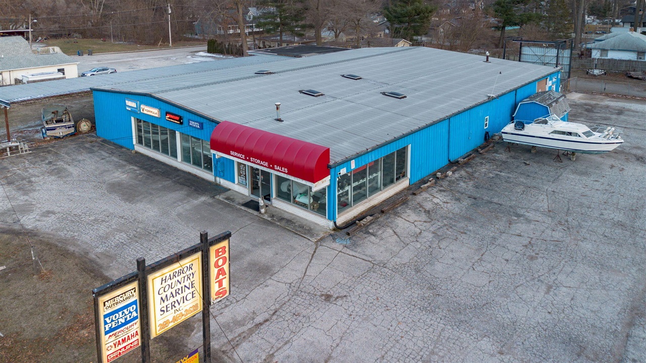 819 W Buffalo Street, New Buffalo, MI, 49117-1213