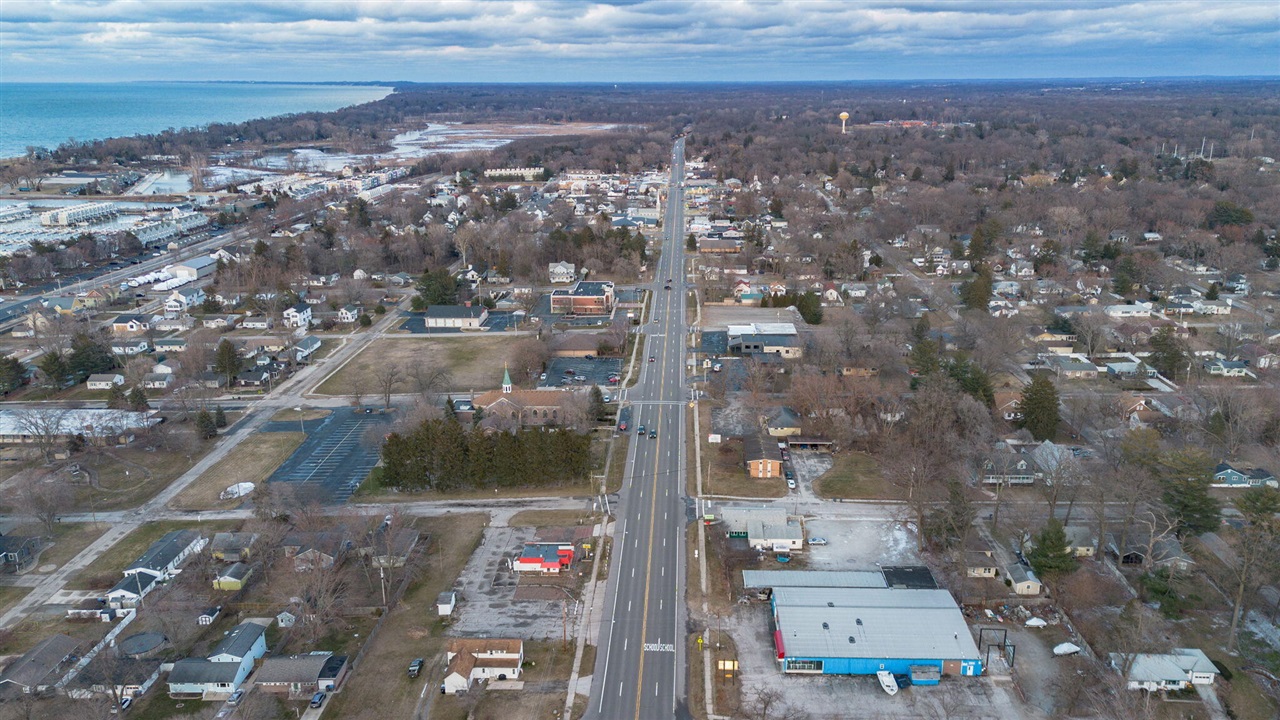 819 W Buffalo Street, New Buffalo, MI, 49117-1213