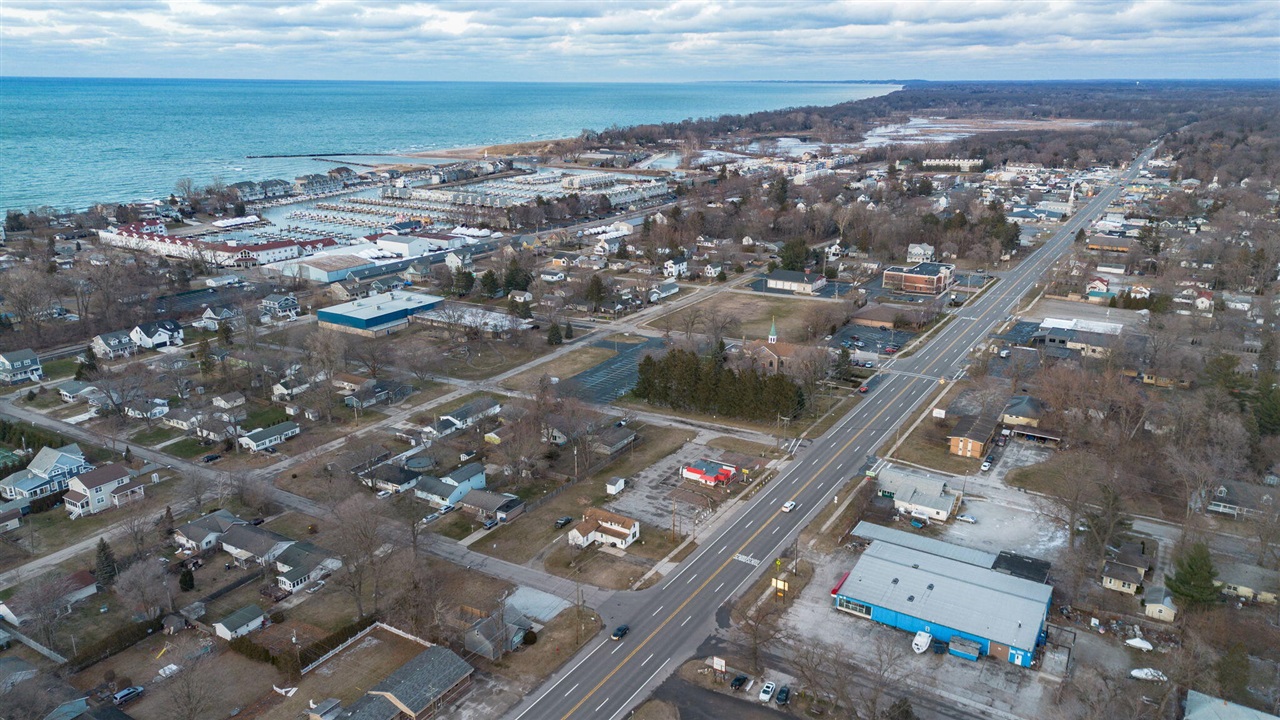 819 W Buffalo Street, New Buffalo, MI, 49117-1213