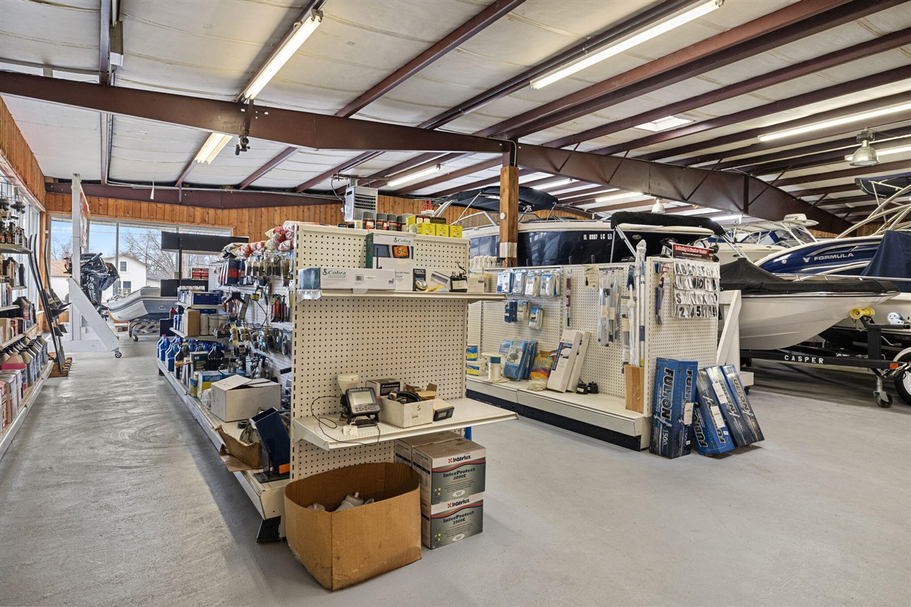 819 W Buffalo Street, New Buffalo, MI, 49117-1213