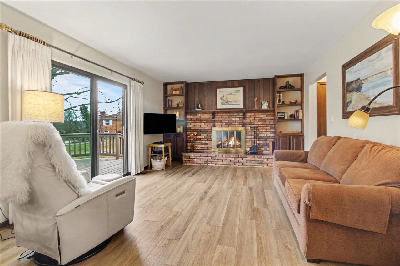 8409 Crestshire Drive, Ypsilanti, MI, 48197-9327