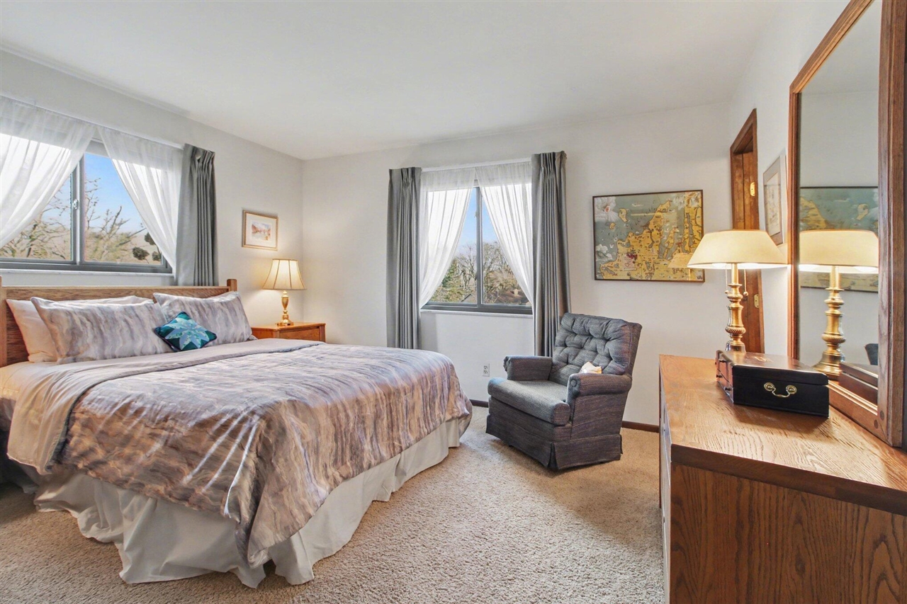 8409 Crestshire Drive, Ypsilanti, MI, 48197-9327